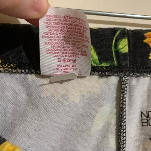 No Boundaries Sunflower Design Ankle Leggings. Size XL (15-17) - Picture 6 of 9